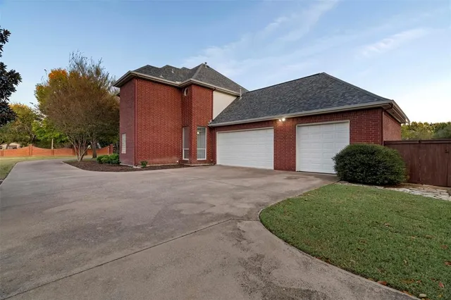$850,000 | 209 North Creekwood Drive, Mansfield, TX 76063