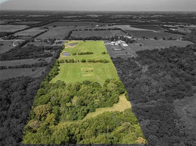 $490,000 | 80 East 1600 Road, Baldwin City, KS 66006