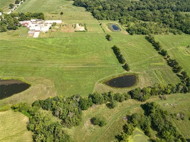 $490,000 | 80 East 1600 Road, Baldwin City, KS 66006