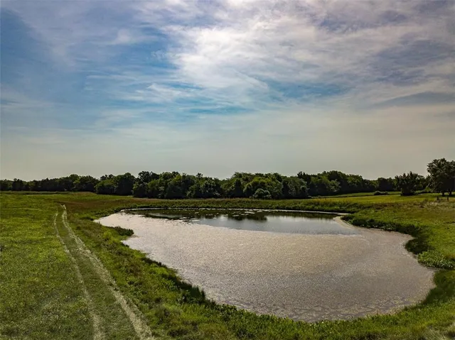 $490,000 | 80 East 1600 Road, Baldwin City, KS 66006