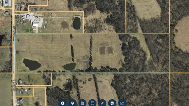 $490,000 | 80 East 1600 Road, Baldwin City, KS 66006