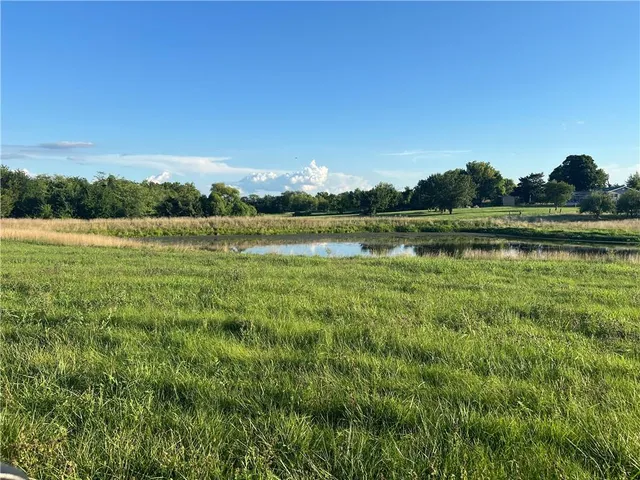 $490,000 | 80 East 1600 Road, Baldwin City, KS 66006