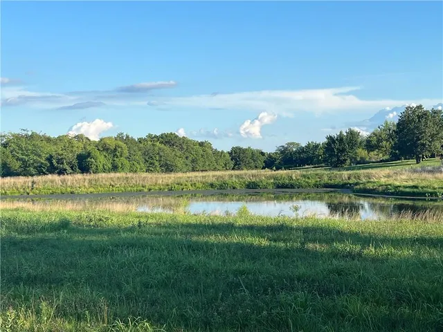 $490,000 | 80 East 1600 Road, Baldwin City, KS 66006