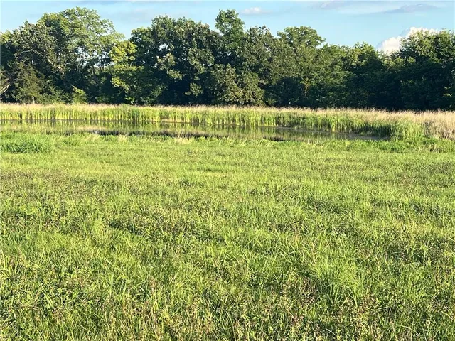 $490,000 | 80 East 1600 Road, Baldwin City, KS 66006