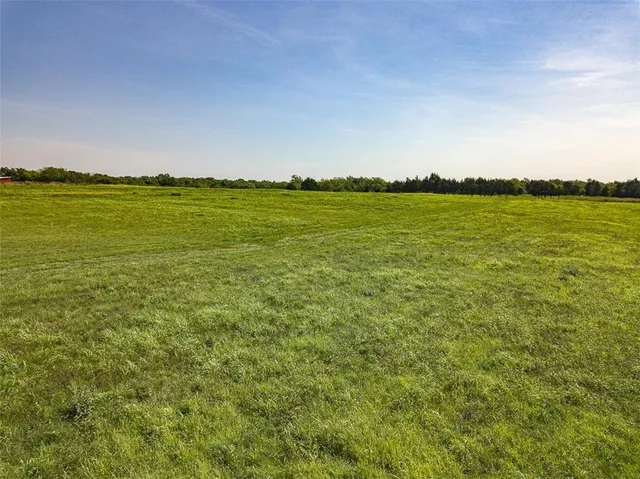 $490,000 | 80 East 1600 Road, Baldwin City, KS 66006