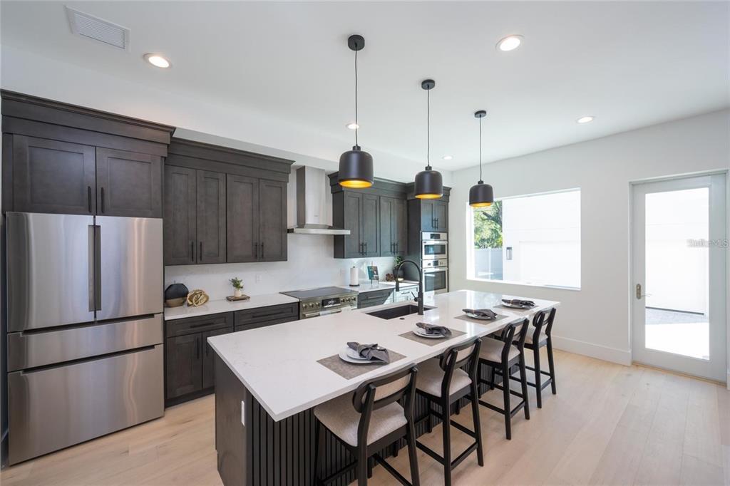 2446 Floyd Street Sarasota, FL 34239 - Photo 11 of 70