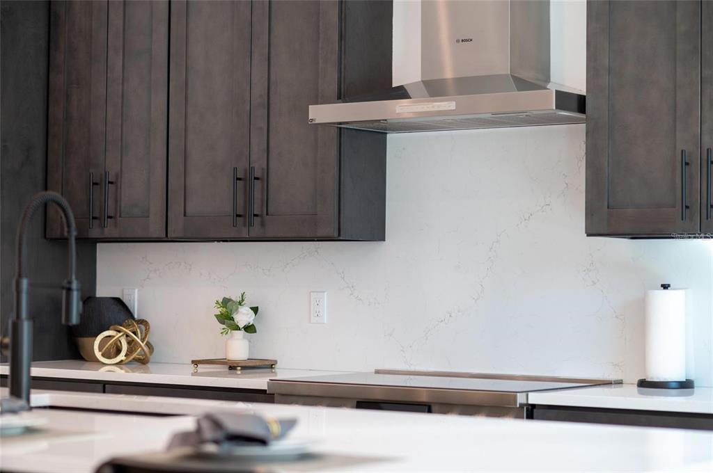 2446 Floyd Street Sarasota, FL 34239 - Photo 13 of 70