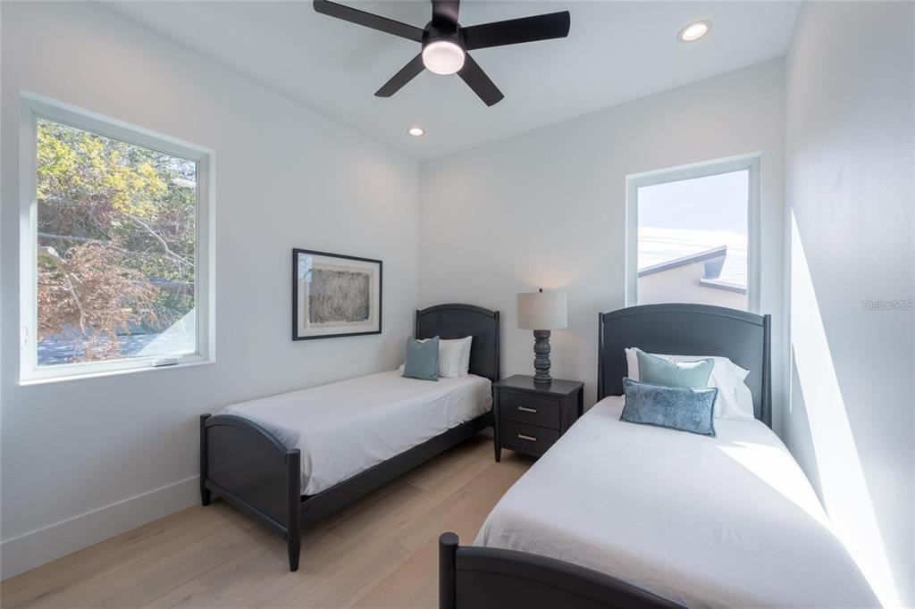 2446 Floyd Street Sarasota, FL 34239 - Photo 36 of 70