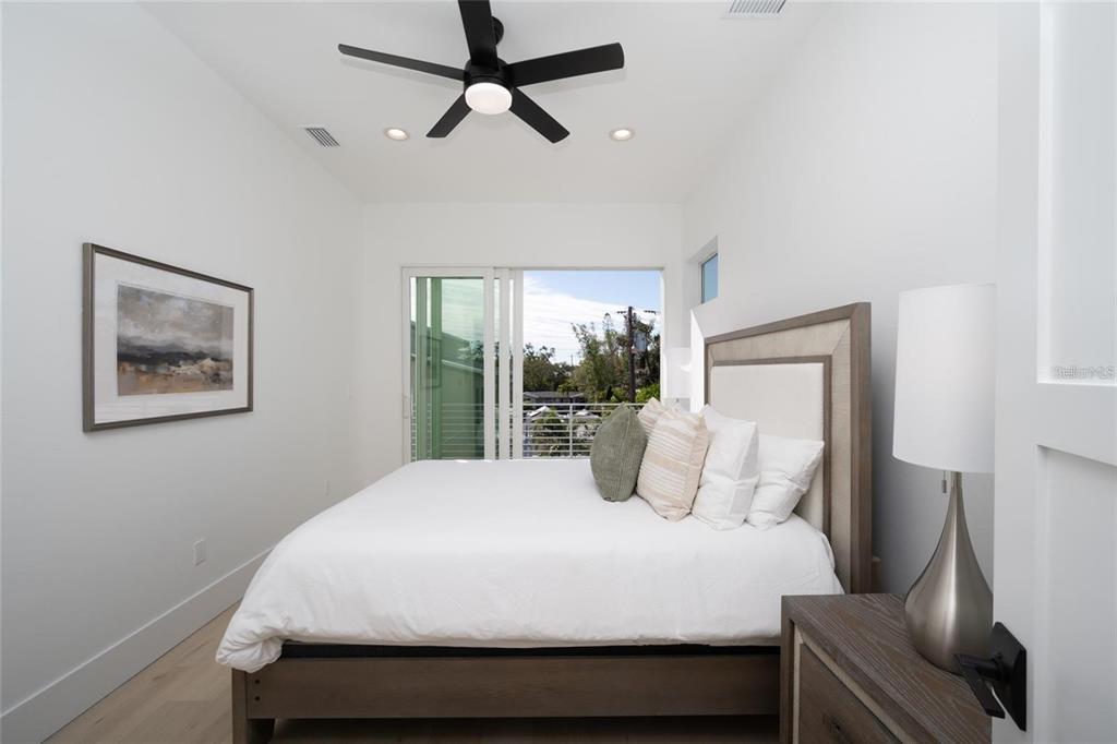 2446 Floyd Street Sarasota, FL 34239 - Photo 43 of 70