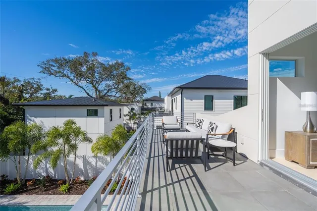 $1,749,000 | 2446 Floyd Street, Sarasota, FL 34239