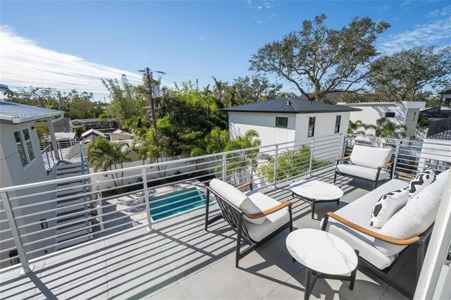$1,749,000 | 2446 Floyd Street, Sarasota, FL 34239