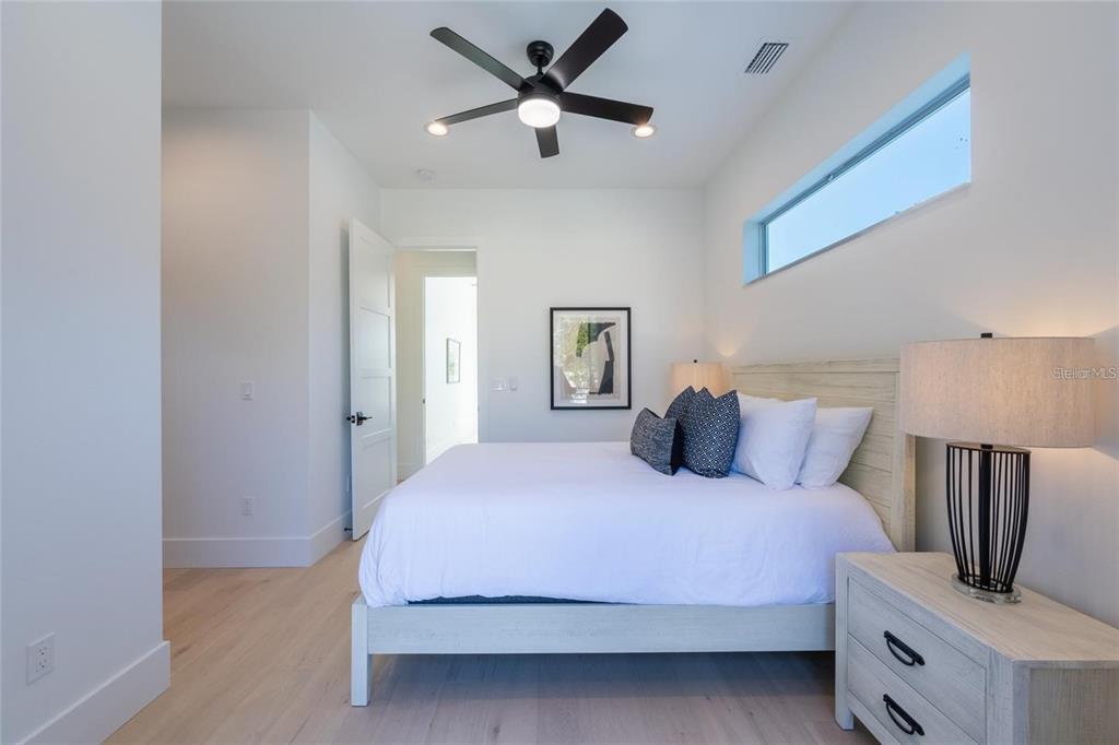 2446 Floyd Street Sarasota, FL 34239 - Photo 54 of 70