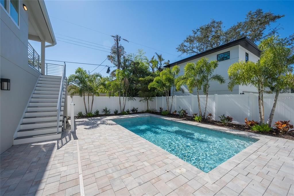 2446 Floyd Street Sarasota, FL 34239 - Photo 62 of 70 a backyard of a house with lots of green space