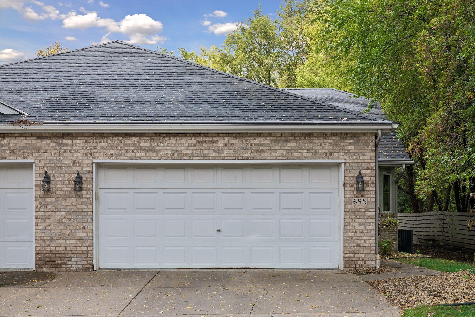 695 Emerald Ridge Roseville, MN 55113 - Photo 2 of 44 Gallery Image 2