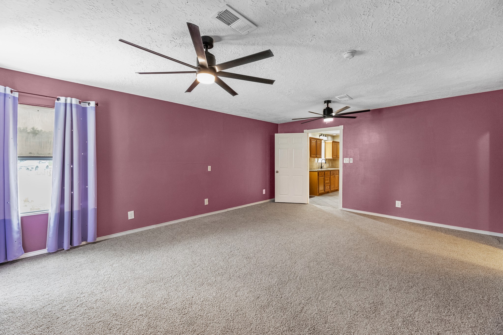 16511 Edgefield Lane Conroe, TX 77302 - Photo 13 of 42 a view of an empty room with a window