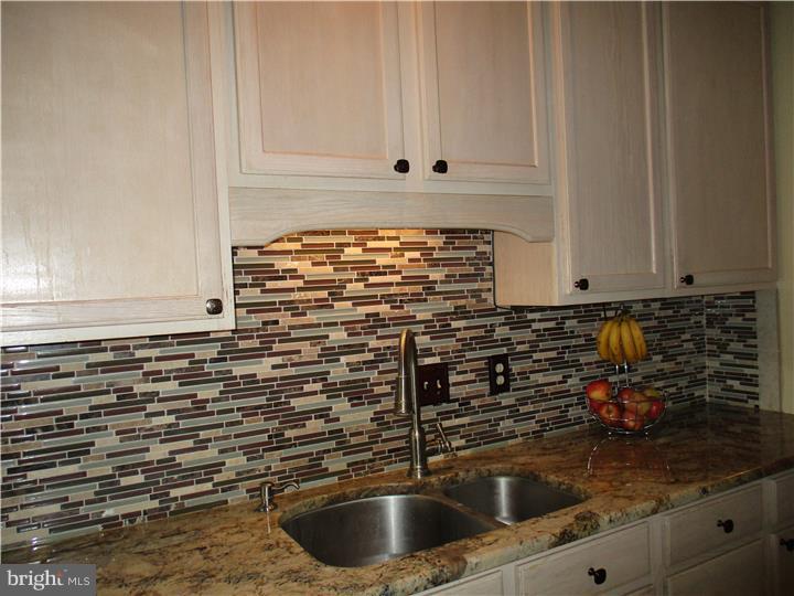 1892 Strong Road Quakertown, PA 18951 - Photo 11 of 25 Kitchen