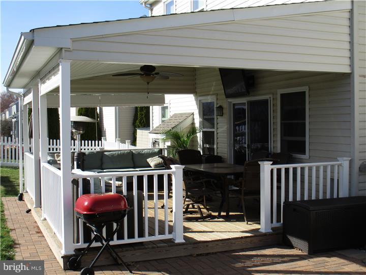 1892 Strong Road Quakertown, PA 18951 - Photo 16 of 25 Deck