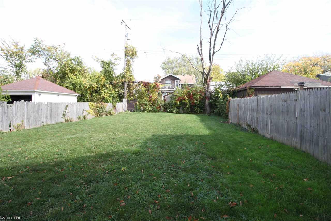 3492 Devonshire Road Detroit, MI 48224 - Photo 6 of 45