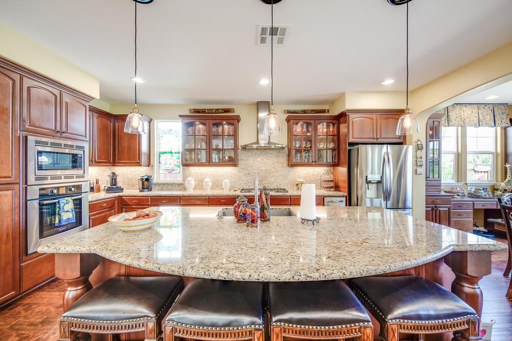 7670 MacKenzie Way Gilroy, CA 95020 - Photo 23 of 70