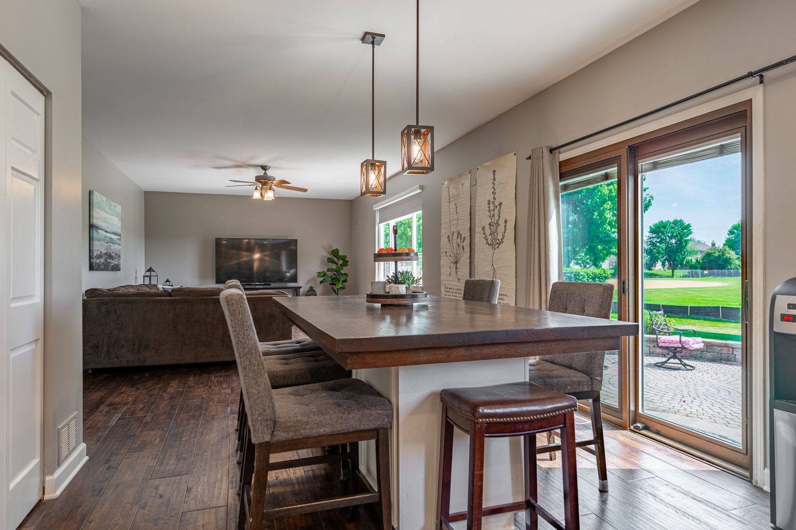 9890 Riverside Drive Huntley, IL 60142 - Photo 8 of 37 Gallery Image 8