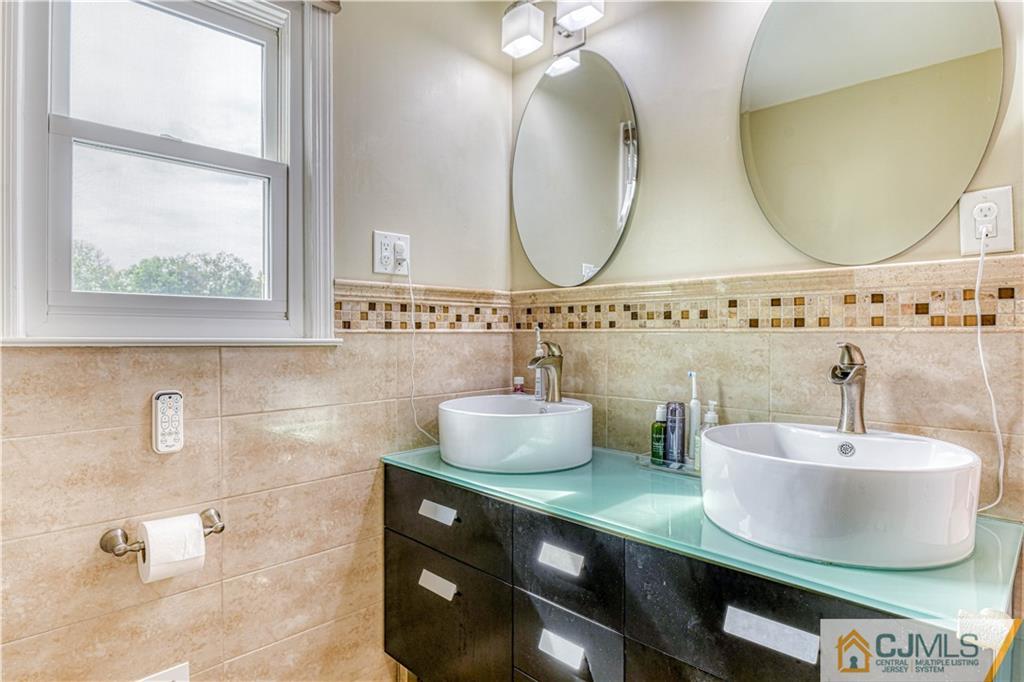 51 Meredith Road Edison, NJ 08817 - Photo 27 of 40