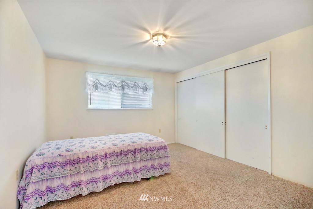 220 R Street Northeast Auburn, WA 98002 - Photo 15 of 24