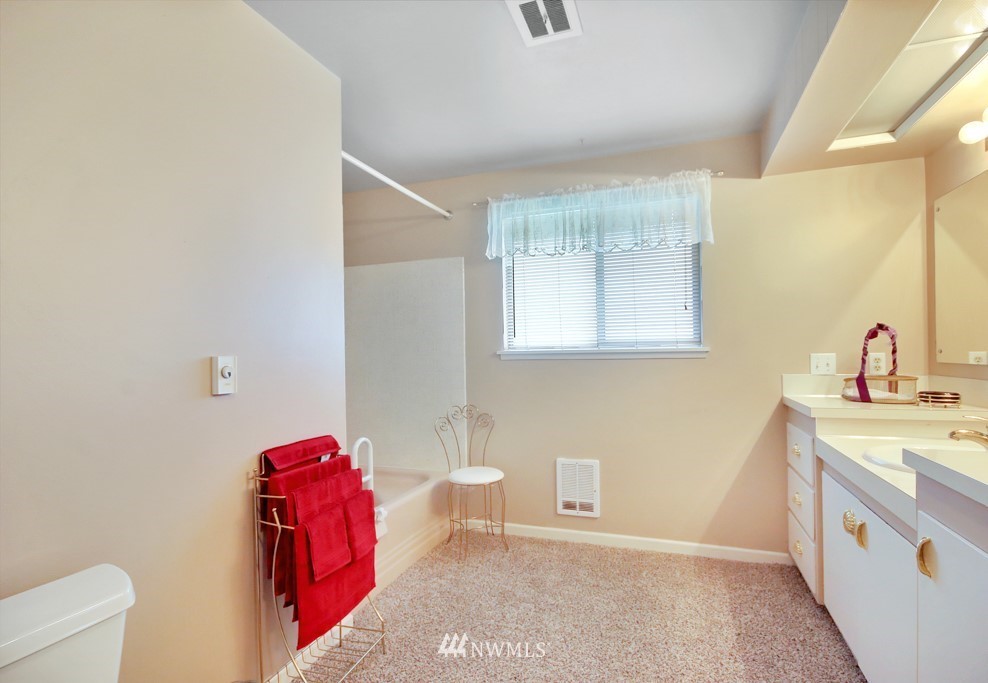 220 R Street Northeast Auburn, WA 98002 - Photo 16 of 24
