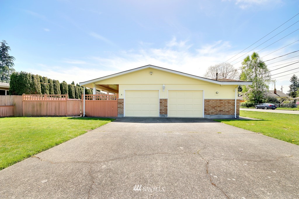 220 R Street Northeast Auburn, WA 98002 - Photo 5 of 24