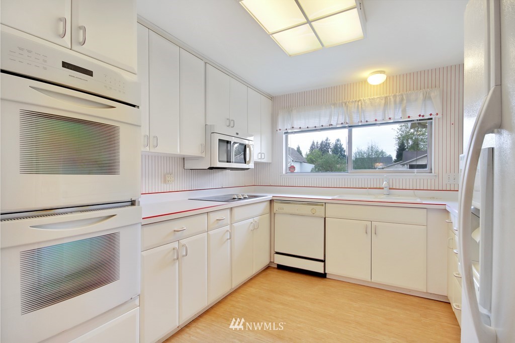 220 R Street Northeast Auburn, WA 98002 - Photo 6 of 24