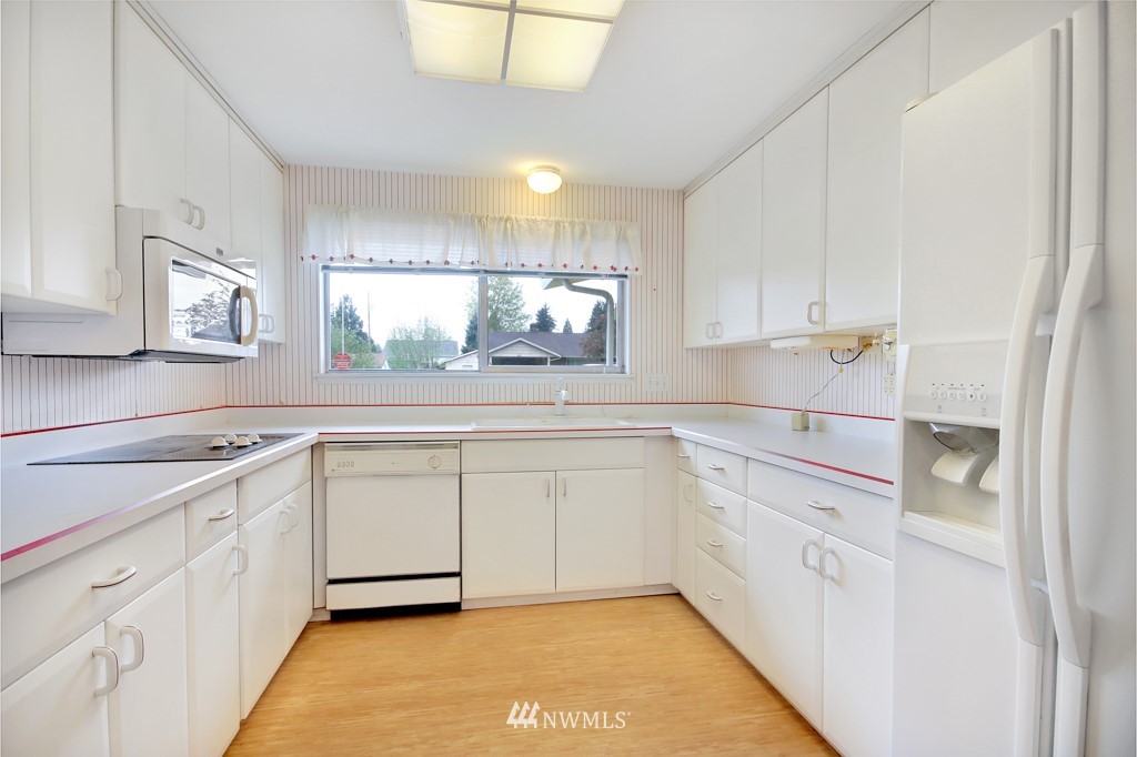 220 R Street Northeast Auburn, WA 98002 - Photo 7 of 24