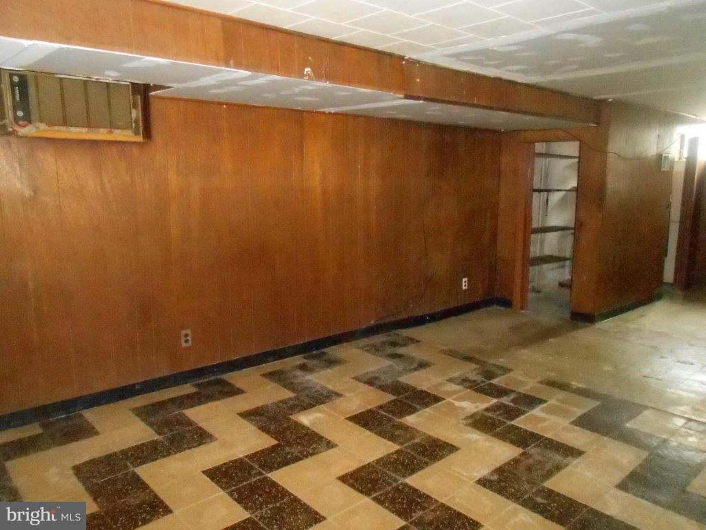 4450 Fenor Road Baltimore, MD 21227 - Photo 12 of 14 Family Room