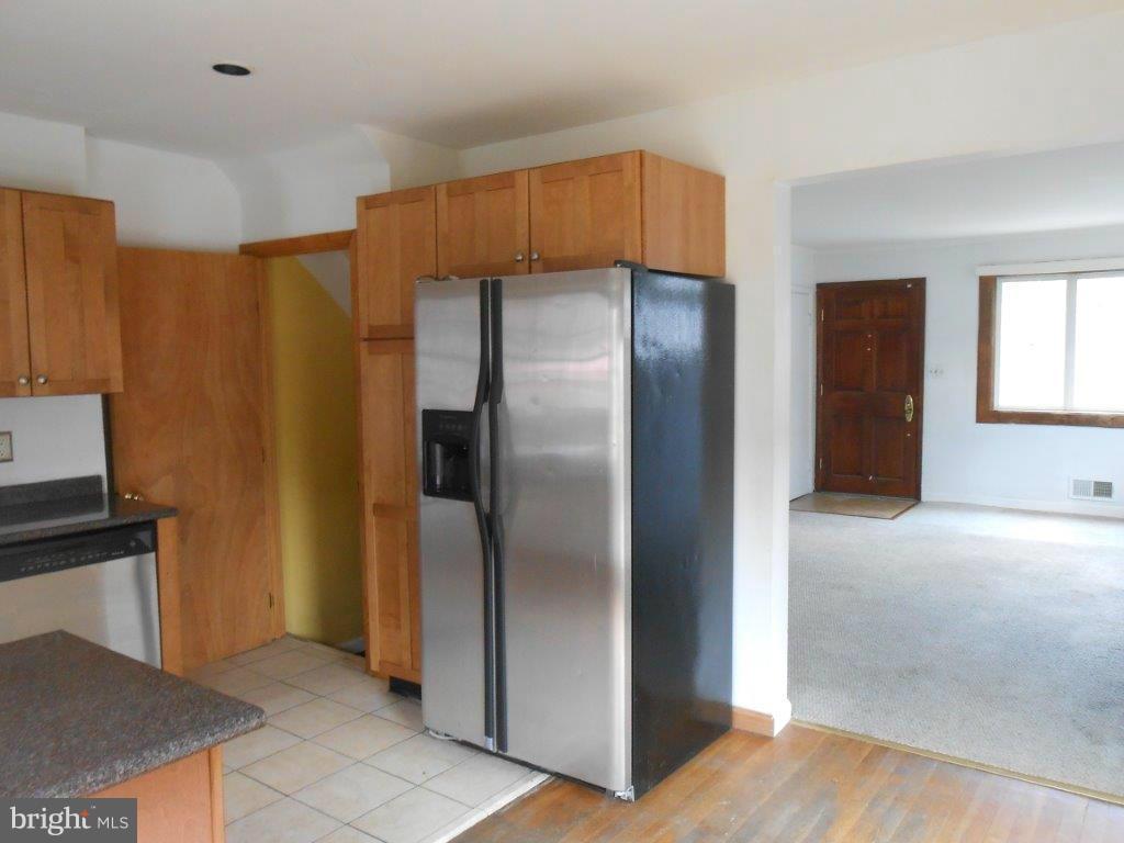 4450 Fenor Road Baltimore, MD 21227 - Photo 4 of 14 Kitchen