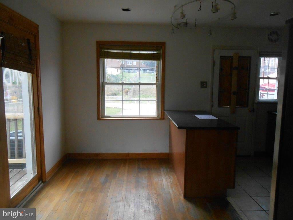 4450 Fenor Road Baltimore, MD 21227 - Photo 5 of 14 Kitchen