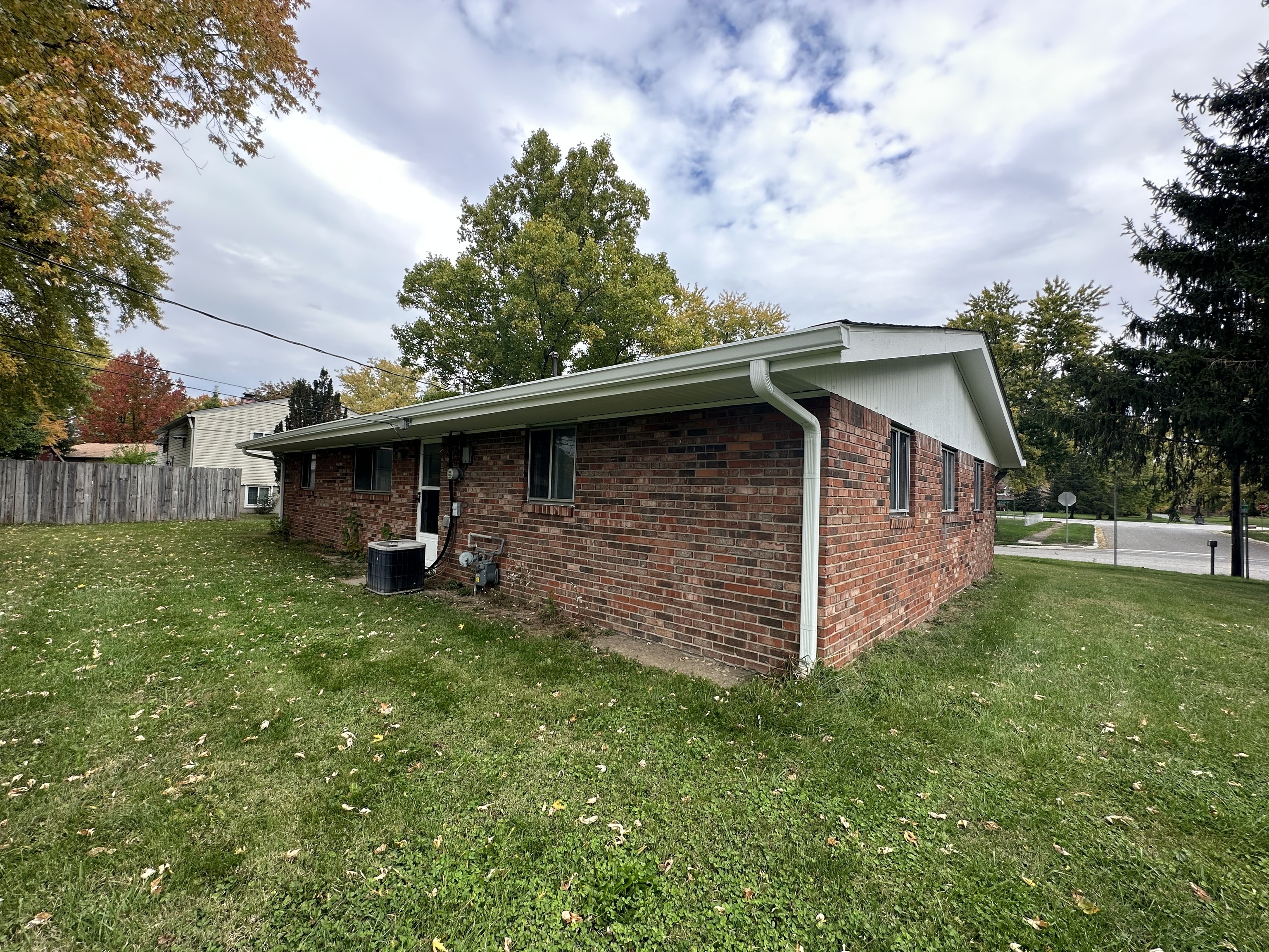7548 Partridge Road Indianapolis, IN 46227 - Photo 5 of 28 Gallery Image 5