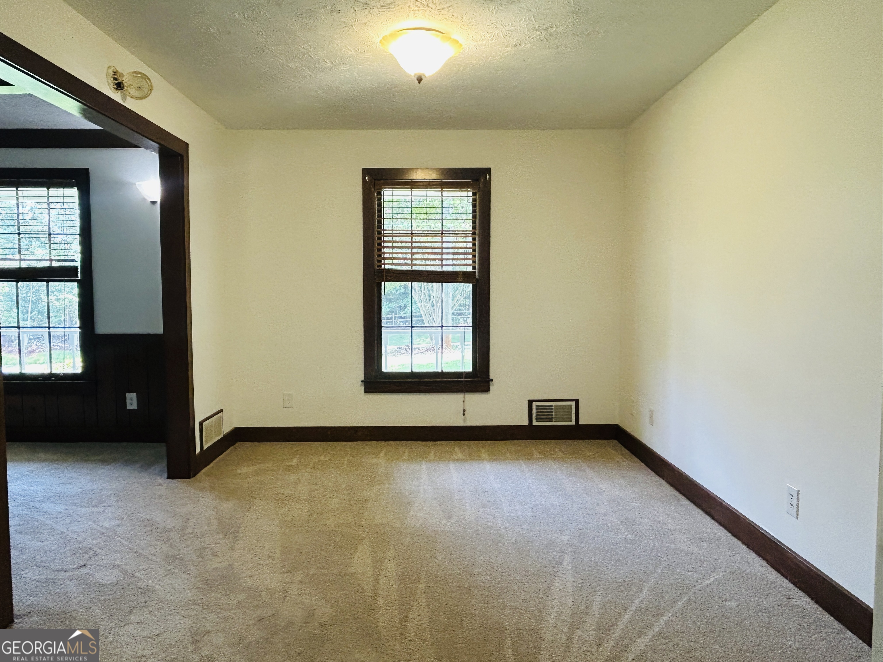 5433 Wydella Road Southwest Lilburn, GA 30047 - Photo 10 of 34 Gallery Image 10