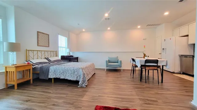 $1,300 | 260 Rioja, Unit GARAGE APARTMENT, Kyle, TX 78640