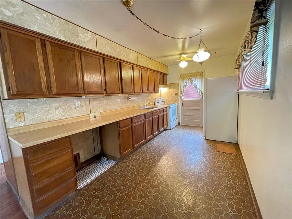 632 Jefferson Road Pittsburgh, PA 15235 - Photo 4 of 18 Gallery Image 4