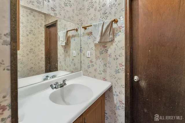 $625,000 | 4 Janis Court, Old Bridge, NJ 08879