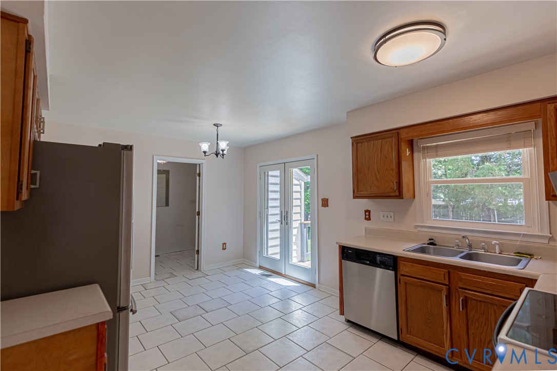 6325 Oldbern Road Chesterfield, VA 23832 - Photo 15 of 43