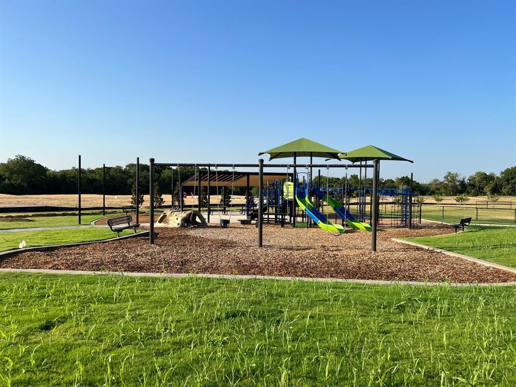 5638 Rutherford Drive Midlothian, TX 76065 - Photo 2 of 4 a view of a park
