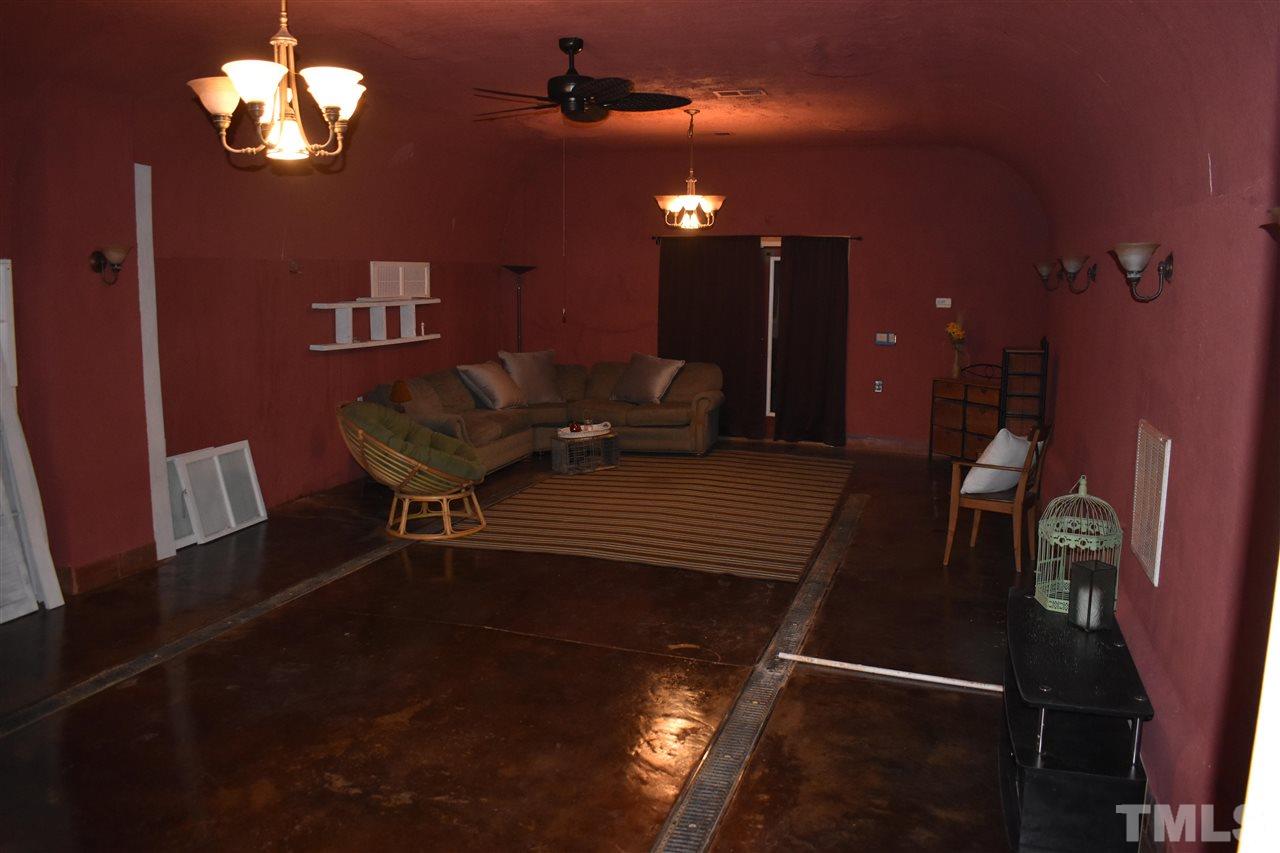 466 Vineyard Ridge Siler City, NC 27344 - Photo 15 of 29 a view of a livingroom with furniture