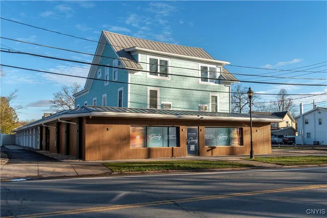 $2,500 | 1104 Main Street, Unit PH1, Vienna, NY 13157