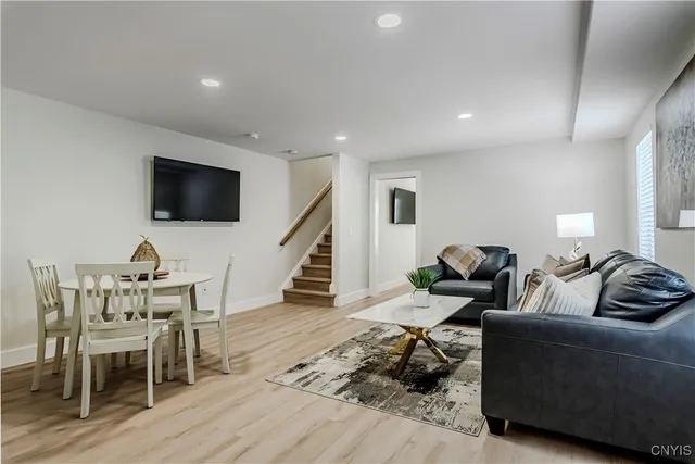 $2,500 | 1104 Main Street, Unit PH1, Vienna, NY 13157