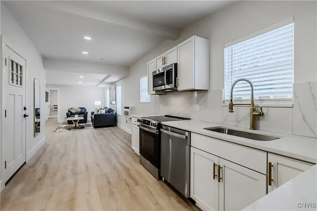 $2,500 | 1104 Main Street, Unit PH1, Vienna, NY 13157