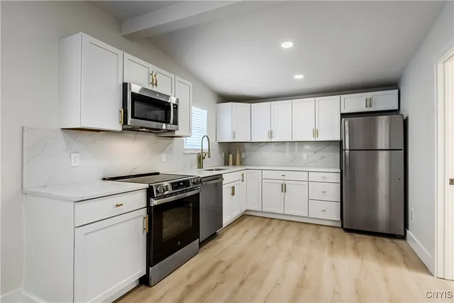 $2,500 | 1104 Main Street, Unit PH1, Vienna, NY 13157