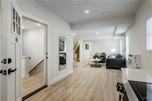 $2,500 | 1104 Main Street, Unit PH1, Vienna, NY 13157