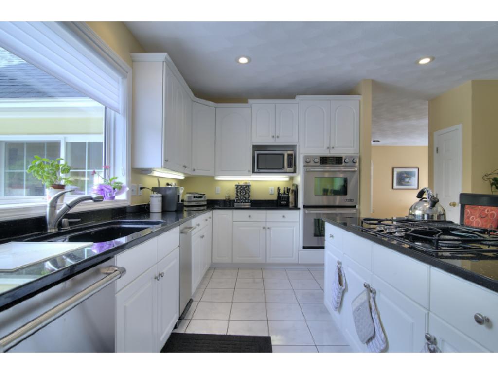29 Nottingham Road Windham, NH 03087 - Photo 11 of 33