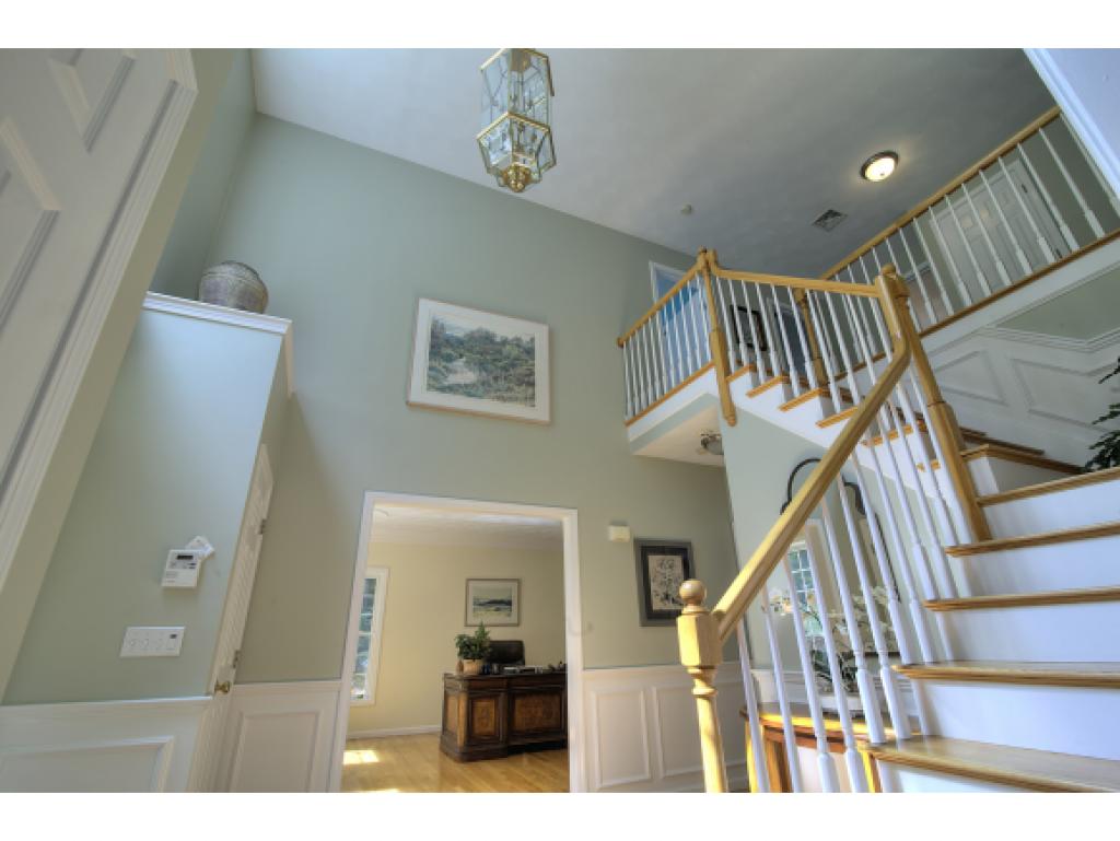 29 Nottingham Road Windham, NH 03087 - Photo 3 of 33