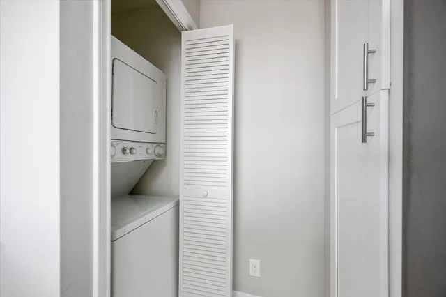 $329,650 | 1701 Hermann Drive, Unit 9A, Houston, TX 77004