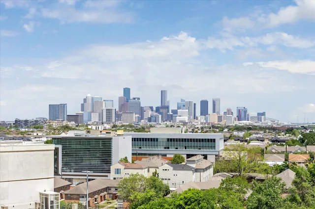 $329,650 | 1701 Hermann Drive, Unit 9A, Houston, TX 77004